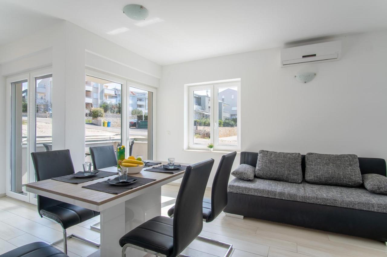 Novalja West Residence エクステリア 写真
